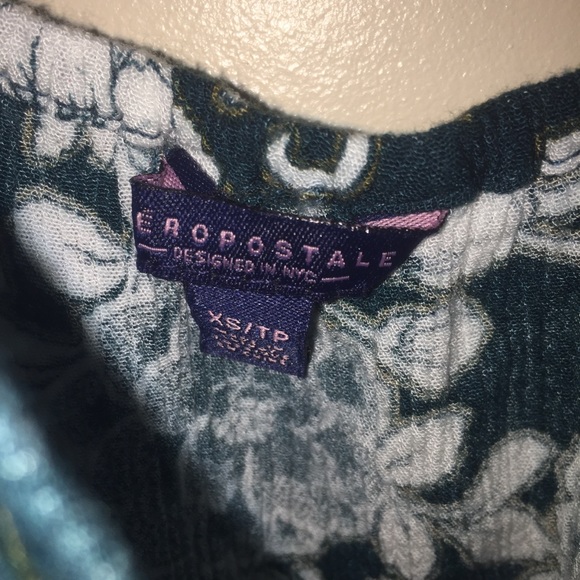 Cross Front Ruffle Crop Top - Picture 5 of 5